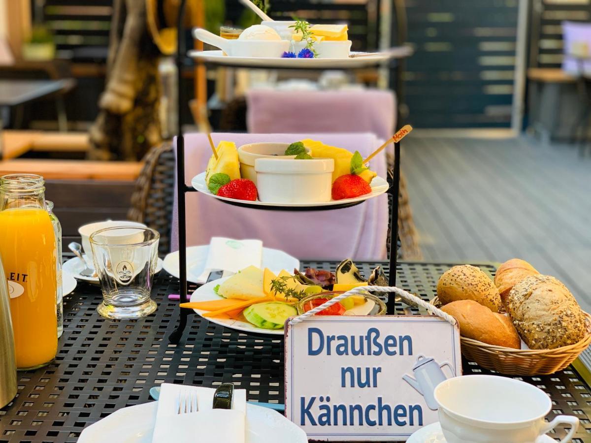 Zum Weissen Haus Hotel Schwerin  Bagian luar foto